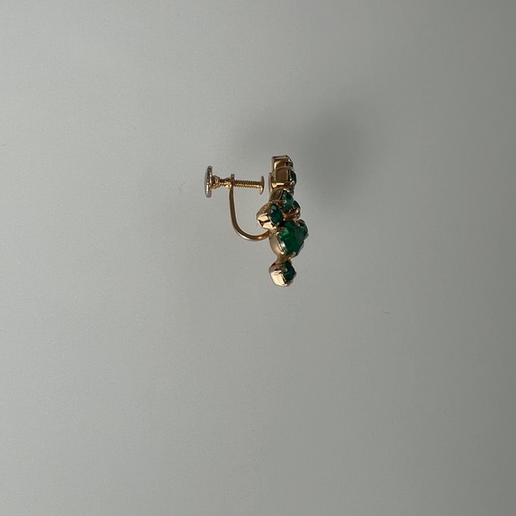 Screw style back vintage earrings - Picture 3 of 3